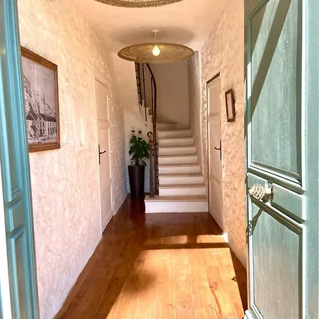 Maison As Cambous * Sauveterre-la-Lemance
